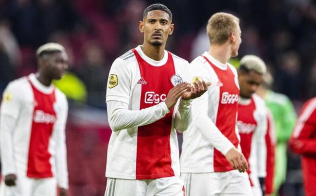 深圳队在防 深圳队在防